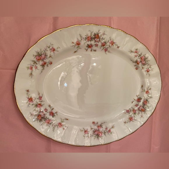 EUC VINTAGE PARAGON VICTORIANA ROSE MEDIUM PLATTER BONE CHINA - Picture 3 of 10